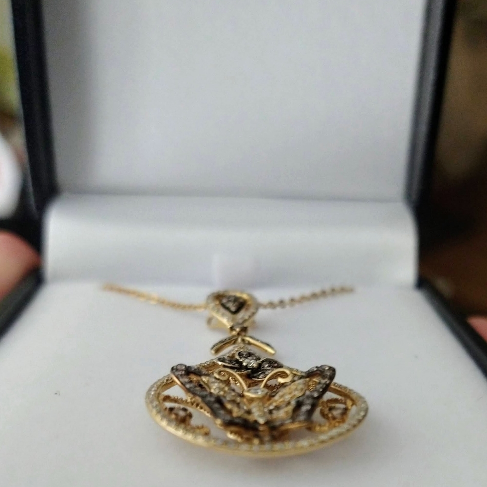 14k Yellow gold Diamond butterfly teardrop pendant - Picture 13 of 14